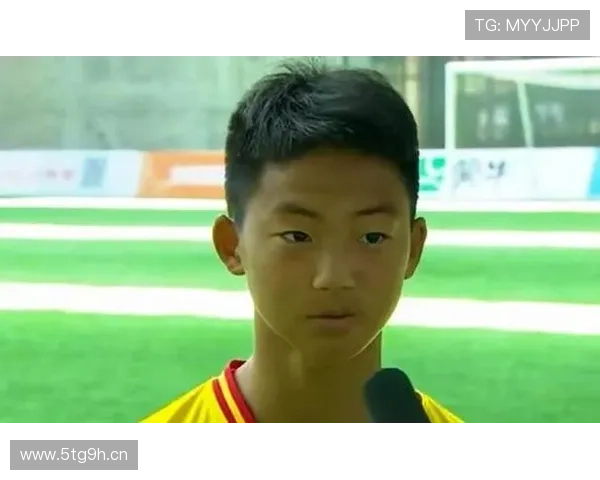 吴启鹏U19国青队训练受伤 提前回申花康复